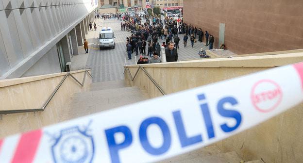 Люди эвакуированы из бакинского вокзала из-за угрозы взрыва. Баку, 21 декабря 2017 г. Фото Азиза Каримова для "Кавказского узла"