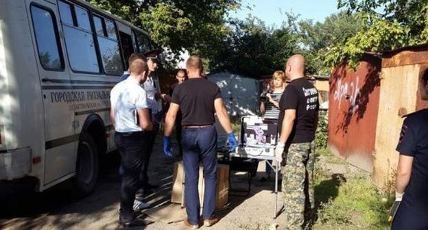 На месте преступления работают следователи. Калач-на-Дону, сентябрь 2017 г. Фото: СУ СКР по Волгоградской области