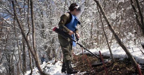 Женщина-минер в Нагорном Карабахе. Фото: пресс-служба HALO Trust