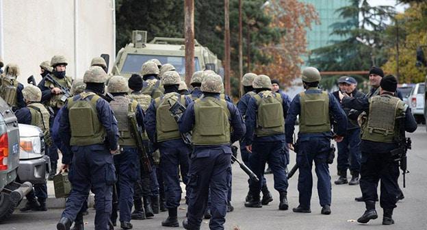Спецоперация в Тбилиси, 22 ноября 2017 г. Фото © Sputnik / Levan Avlabreli https://sputnik-georgia.ru/incidents/20171122/238273849/Antiterroristicheskaja-operacija-v-Tbilisi-zavershilas-specnaz-uezzhaet.html