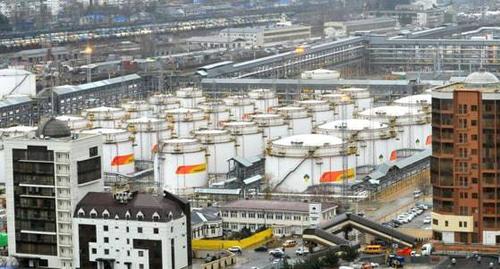 Многоэтажка вблизи Туапсинского НПЗ, Фото: официальная страница Туапсинский НПЗ в Facebook
Многоэтажка вблизи Туапсинского НПЗ, Фото: официальная страница Туапсинский НПЗ в Facebook