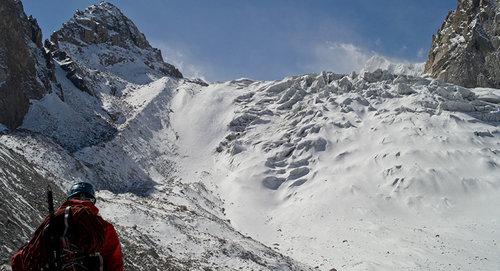 Снежный склон. Фото traveltale
 https://ru.sputnik.az/incidents/20150804/401404630.html