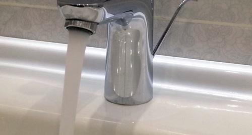 Струя воды. Фото Нины Тумановой для "Кавказского узла" Струя воды. Фото Нины Тумановой для "Кавказского узла"