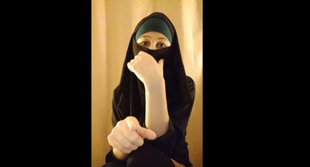 Кадр из видеообращения жительницы Чечни к Рамзану Кадырову. Скриншот из видео пользователя ANTI KADYROV https://www.youtube.com/watch?v=s8S57CdK8w4