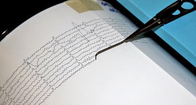 Сейсмограф. Фото © Flickr/ Matt Katzenberger http://ru.sputnik-tj.com/asia/20171211/1024140931/zemletryaseniye-magnitudoy-proizoshlo-iran-granitsa-irak.html