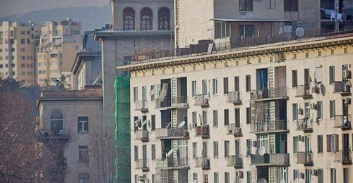 Жилые дома в центре Тбилиси. Фото © Sputnik/ Александр Имедашвили https://sputnik-georgia.ru/reviews/20170721/236714644/Dollary-ili-lari-v-kakoj-valjute-luchshe-zaplatit-za-novoe-zhile.html