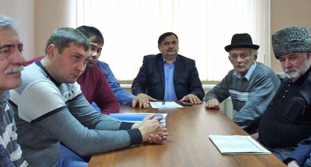 Встреча членов организации «Вольный аул»  с  общественностью и журналистами. В центре - Валерий Хатажуков. 17 января 2018 г. Фото Людмилы Маратовой для "Кавказского узла"