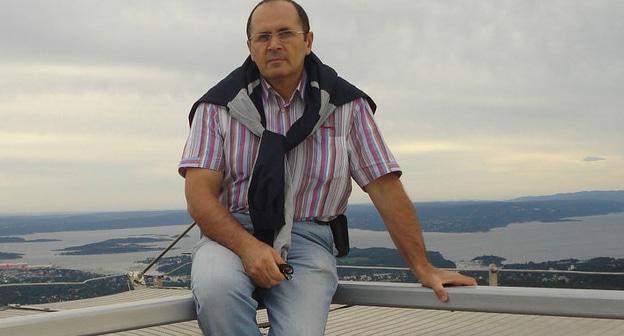 Оюб Титиев. Фото https://memohrc.org/ru/news_old/chechnya-na-zaderzhannogo-pravozashchitnika-pytayutsya-vozdeystvovat-ugrozhaya-ego