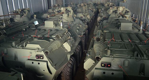 Разгрузка бронетранспортеров российского производства в порту Баку. 19 января 2018 года. Фото пресс-службы Минобороны Азербайджана. https://mod.gov.az/ru/news/v-azerbajdzhan-postupila-novaya-partiya-sovremennoj-voennoj-tehniki-font-color-red-video-font-21404.html