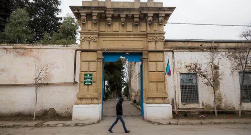 Вход на территорию "Дачи Тагиева". Фото Азиза Каримова для "Кавказского узла"