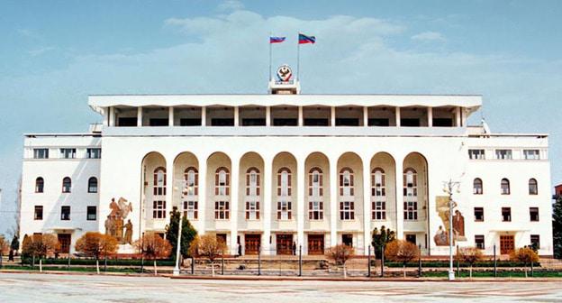 Здание правительства Дагестана. Фото: АбуУбайда https://ru.wikipedia.org