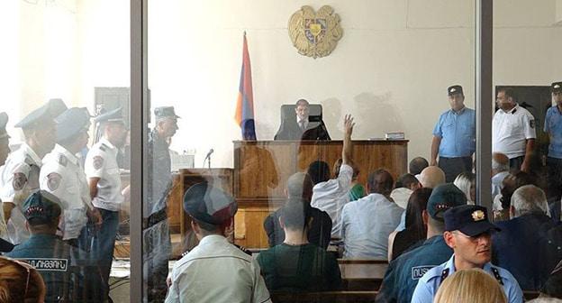 Суд над участниками отряда "Сасна "Црер". Фото © Sputnik/ Aram Nersisyan https://ru.armeniasputnik.am/armenia/20170726/8086963/sud-reshil-nakazat-advokatov-sasna-crer.html