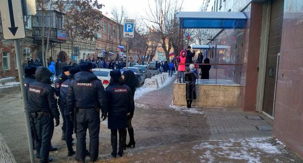 Сотрудники полиции. Астрахань. Фото Елены Гребенюк для "Кавказского узла"