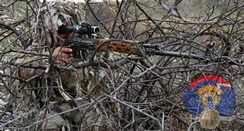 Снайпер Армии обороны. Фото пресс-службы Минобороны Нагорного Карабаха. http://www.nkrmil.am/uploads/post.9.5a6c340bb3383.JPG