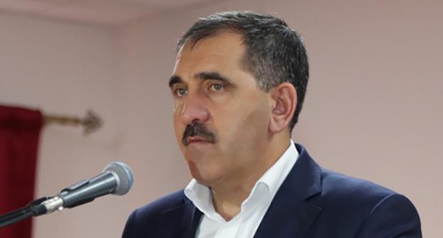 Юнус-Бек Евкуров. Фото http://www.ingushetia.ru/photo/section.php?SECTION_ID=345