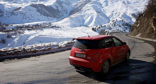 дорога открыта только для легковых машин Фото © Sputnik/ Александр Имедашвили
http://sputnik-georgia.ru/georgia/20161118/233856819/Verhnij-Lars-segodnja-doroga-otkryta-tolko-dlja-legkovyh-mashin.html