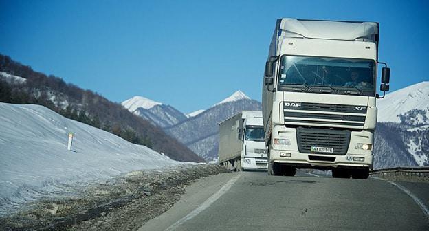 Военно-Грузинская дорога. Фото © Sputnik/ Александр Имедашвили
 https://sputnik-georgia.ru/society/20161018/233545015/Verhnij-Lars-segodnja-doroga-budet-otkryta-24-chasa-v-sutki.html