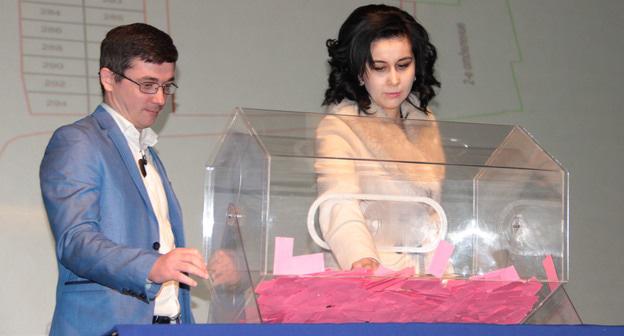 Во время жеребьевки в нальчикском ДК Профсоюзов. 10 февраля 2018 г. Фото Марзият Холаевой для "Кавказского узла"