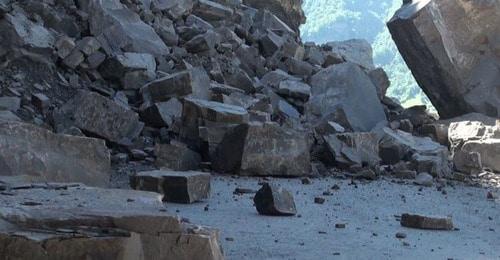 Камнепад в Дагестане. Фото © Агентство по транспорту и дорожному хозяйству РД