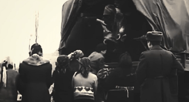 Депортация чеченцев и ингушей. Кадр из видео www.youtube.com/watch?v=diQFHSJTAno 