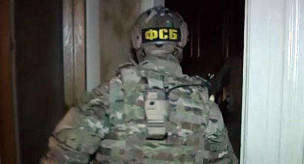 Сотрувдник ФСБ. Фото http://nac.gov.ru/kontrterroristicheskie-operacii/v-dagestane-v-hode-kto-neytralizovan-glavar-1.html