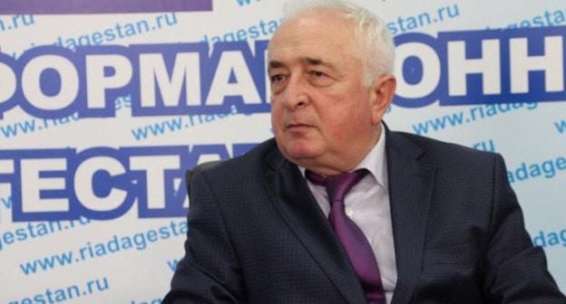 Ибрагим Казибеков. Кадр из видео пользователя РИА Дагестан
 https://www.youtube.com/watch?v=HOU7PO8sBjk