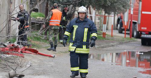 Пожарные на месте происшествия. Баку, 2 марта 2018 г. Фото Азиза Каримова для "Кавказского узла"