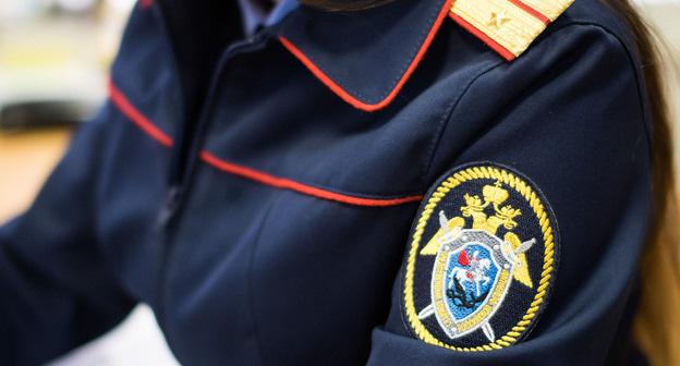 Сотрудник таможенной службы. Фото Елены Синеок, Юга.ру