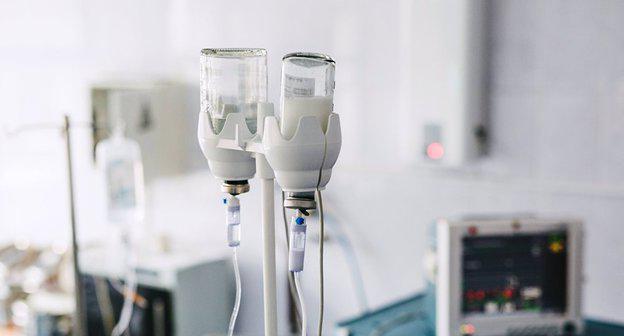 Капельницы во время операции. Фото Sputnik / Varvara Gertye
https://ru.sputnik.az/incidents/20180315/414449463/chernye-transplantologi-azerbajdzhan.html