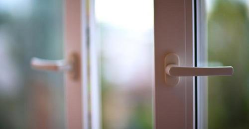 Открытое окно. Фото: Юрий Гречко / Югополис