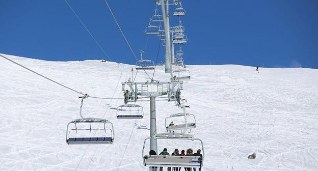 Канатная дорога в Гудаури. Фото © FB / Giorgi Kvirikashvili
https://sputnik-georgia.ru/society/20161223/234317923/Kvirikashvili-prokatilsja-na-novoj-kanatnoj-doroge-v-Gudauri.html