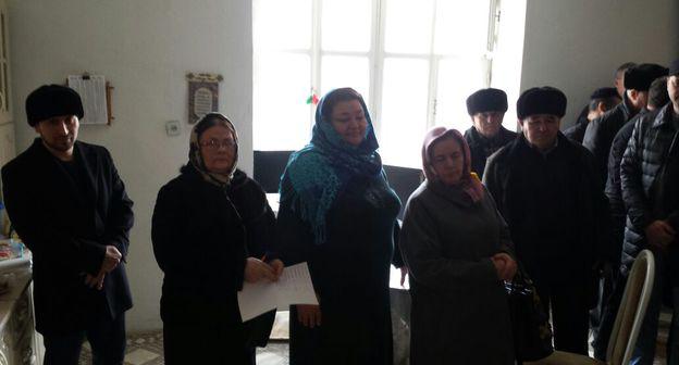 Вынужденные переселенцы из Чечни, собравшиеся в Назрани 15 марта 2018 года. Фото Ужаха Ужахова.