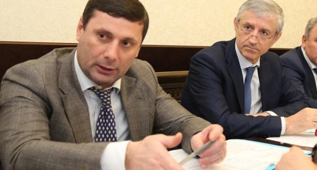 Билал Омаров (слева). Фото: Министерство сельского хозяйства Российской Федерации http://mcx.ru/