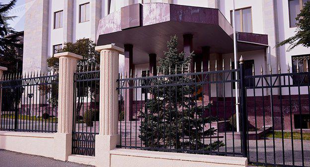 Секция интересов Российской Федерации при посольстве Швейцарии  в Грузии. Фото Sputnik / Alexander Imedashvili
 https://sputnik-georgia.ru/politics/20180329/239864759/Nichego-horoshego-jekspert-o-vysylke-rossijskogo-diplomata-iz-Gruzii.html