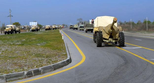 Учения ракетных и артиллерийских подразделений Азербайджана. Март 2018 года. Фото пресс-службы Минобороны Азербайджана. https://mod.gov.az/ru/news/prodolzhayutsya-ucheniya-raketnyh-i-artillerijskih-podrazdelenij-font-color-red-video-font-22130.html