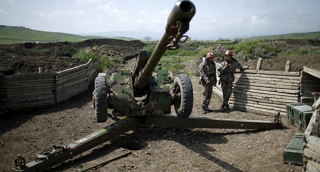 На линии соприкосновения в Нагорном Карабахе. Фото: REUTERS/Staff