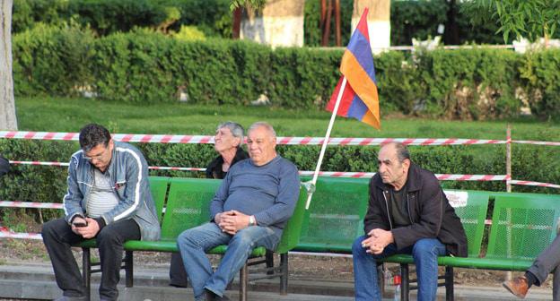 Участники акции протеста против Сержа Саргсяна. Ереван, 9 апреля 2018 г. Фото Тиграна Петросяна для