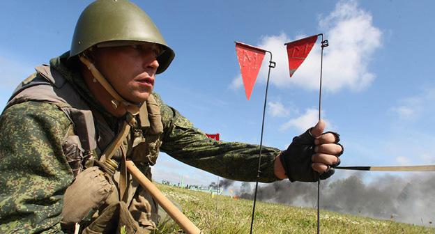 Работа сапера. Фото © Sputnik / Игорь Зарембо https://sputnik-ossetia.ru/news/20160506/1852082.html