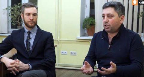 Фикрет Гусейнли и адвокат Дмитрий Мазурок. Фото: скриншот видео Youtube канала "Громадское"