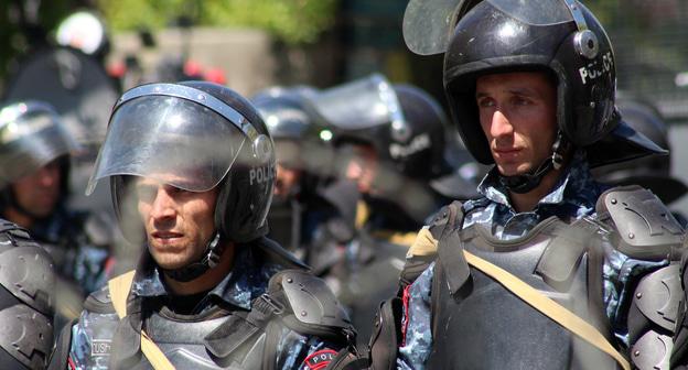 Сотрудники полиции в Ереване 17.08.2018. Фото Тиграна Петросяна для "Кавказского узла"
