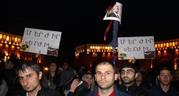 Участники протестной кампании на митинге в Ереване, 20 апреля 2018 год. Фото: Тигран Петросян для "Кавказского узла"