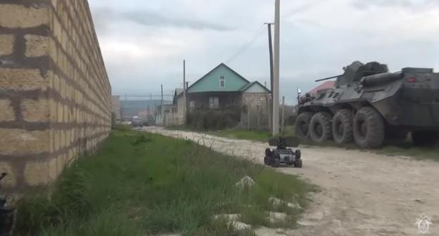 Спецоперация в Дагестане. Кадр видео пресс-службы НАК https://www.youtube.com/watch?v=8vzfbGoQogo