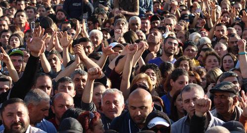 Митинг в Ереване. 23 апреля 2018 г. Фото Тиграна Петросяна для "Кавказского узла"