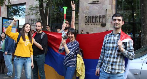 Участники митинга оппозиции в Ереване 24 апреля 2018 г. Фото Тиграна Петросяна для "Кавказского узла"