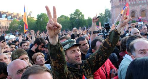 Участники протестных выступлений на площади Республиуи в Ереване 24.04.2018 Фото Тиграна петросяна для "Кавказского узла"