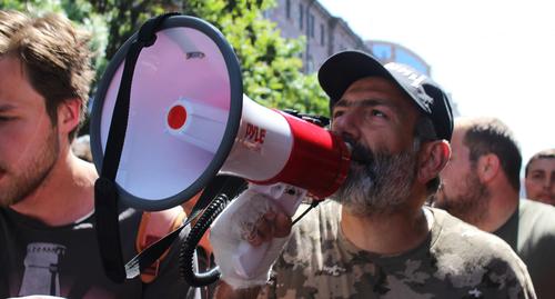 Лидер протестного движения Никол Пашинян. Фото Тиграна Петросяна для "Кавказского узла"