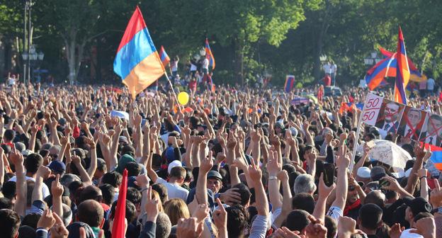 Участники акции протеста в Армении, 1 мая 2018 года. Фото Тиграна Петросяна для "Кавказского узла".