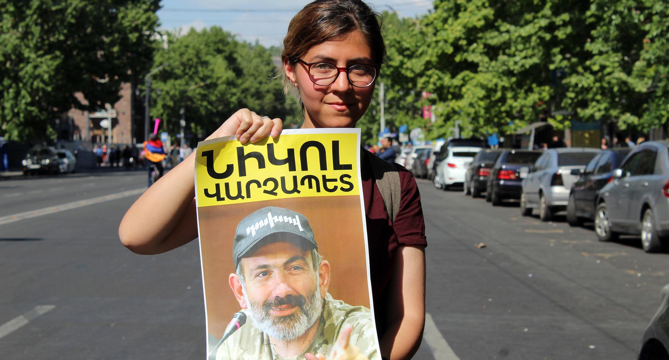 Листовка: "Никол - премьер" Листовка: "Никол - премьер"