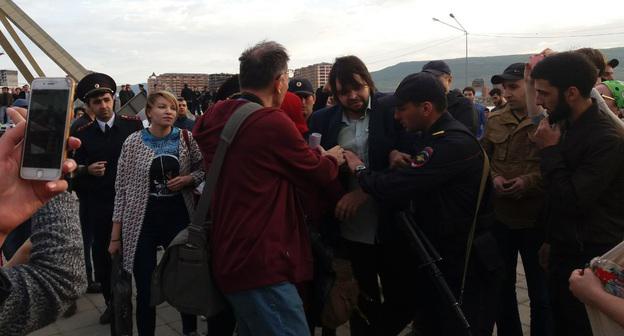 Задержание участников митинга. Махачкала, 6 мая 2018 года. Фото: Мурад Мурадов/"Новое дело"