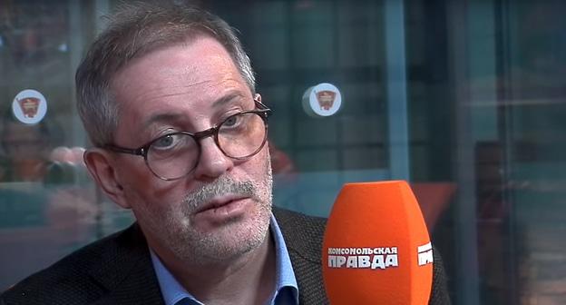 Михаил Леонтьев в эфире  программы "ГлавТема" на "Радио "Комсомольская правда" 26.04.2018. Фото: кадр видео https://www.youtube.com/watch?time_continue=2950&v=De5MMBiIF7w